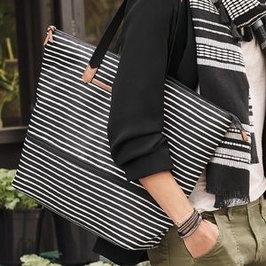 Stella & Dot striped Daytripper tote bag purse